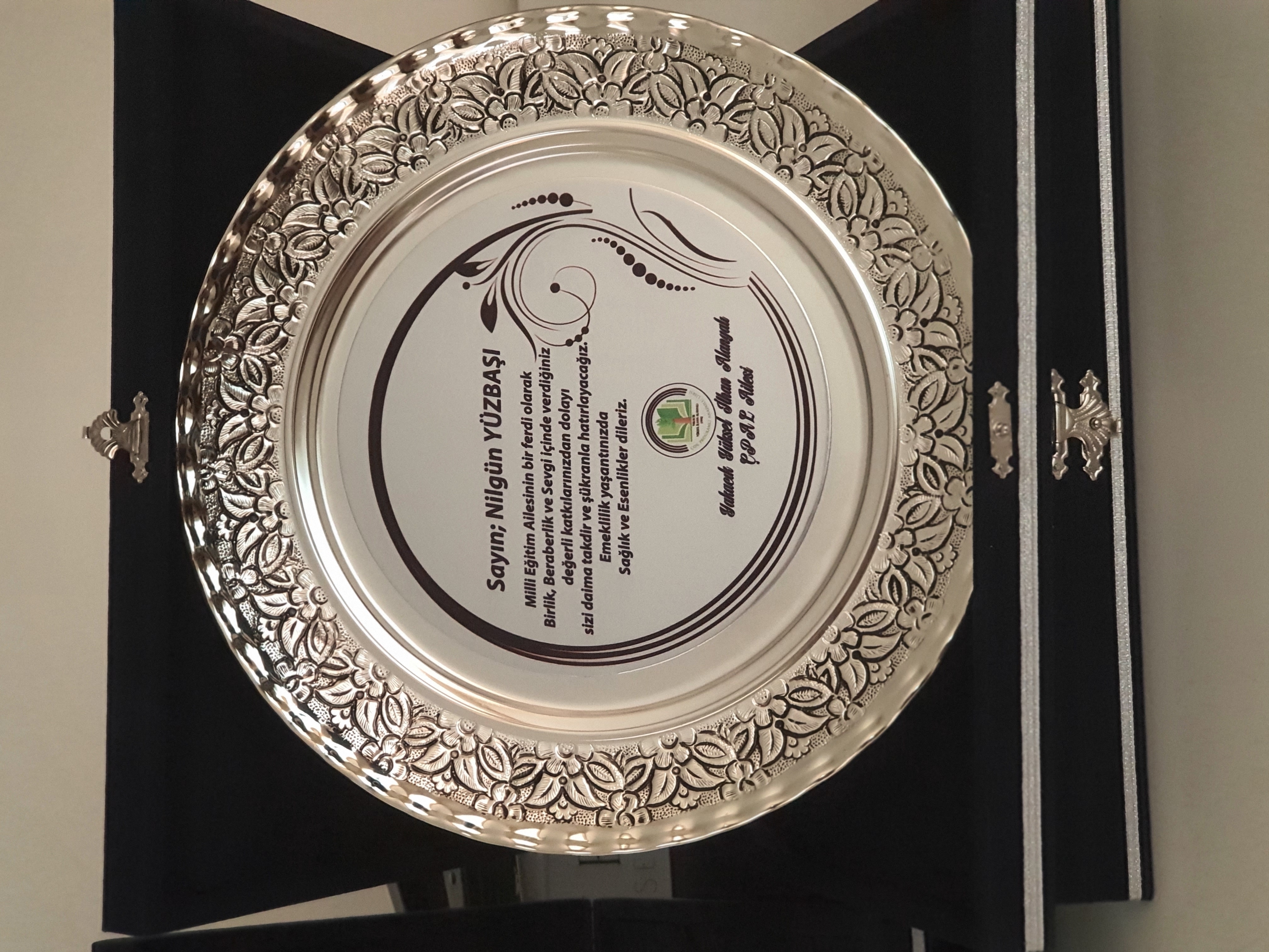 Gümüş Renk Metal Tabak Plaket 